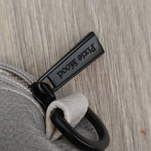 Pixie Mood l purse l  gray and black l new l crossbody strap l handbag l - Picture 5 of 6